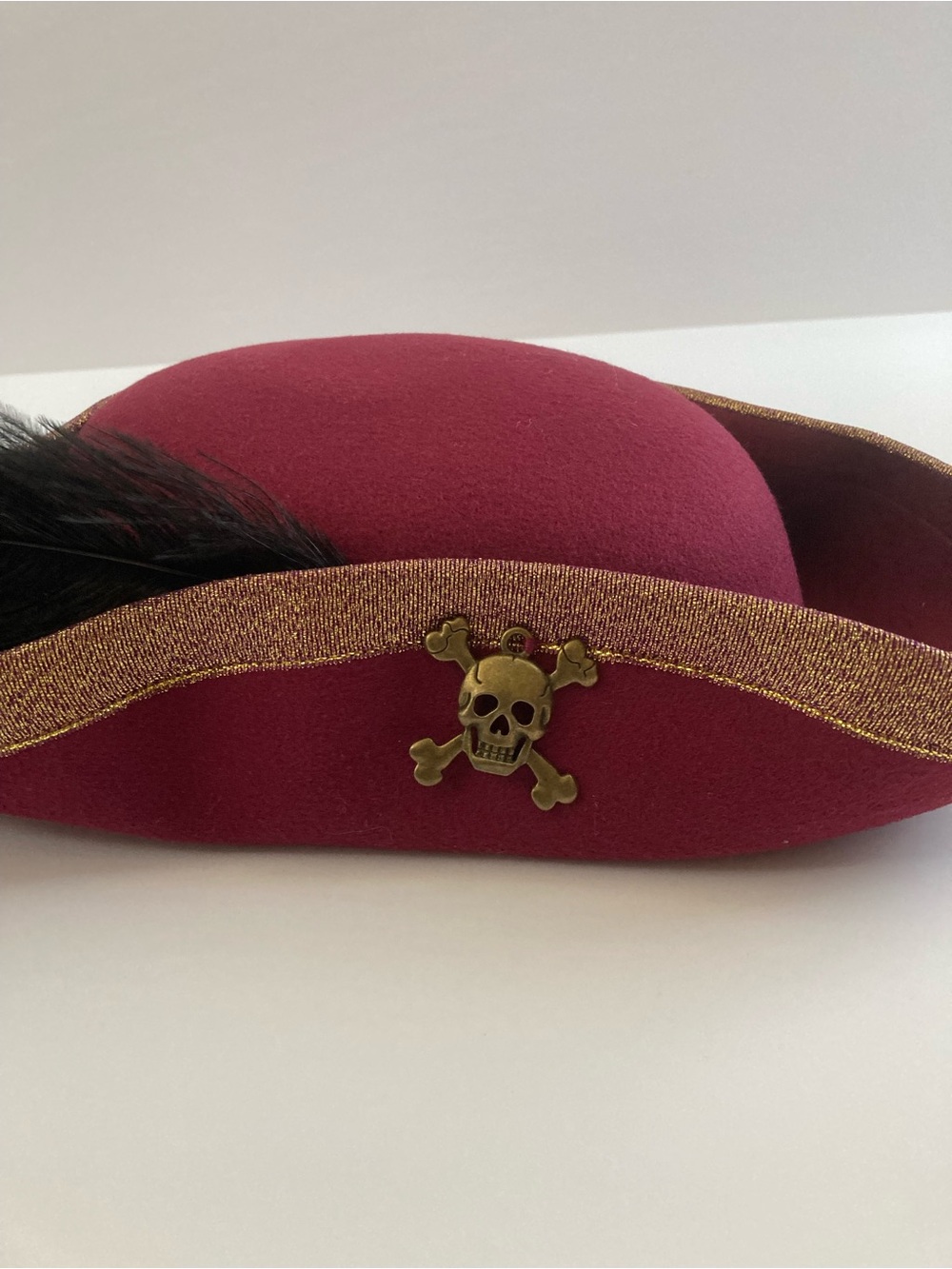 Disney Parks Pirates of the Caribbean Redd Feather Tricorn Hat - Picture 4 of 11